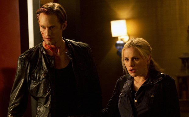 Alexander-Skarsgård-and-Anna-Paquin-in-TRUE-BLOOD-Episode-5.12-Save-Yourself-620x385